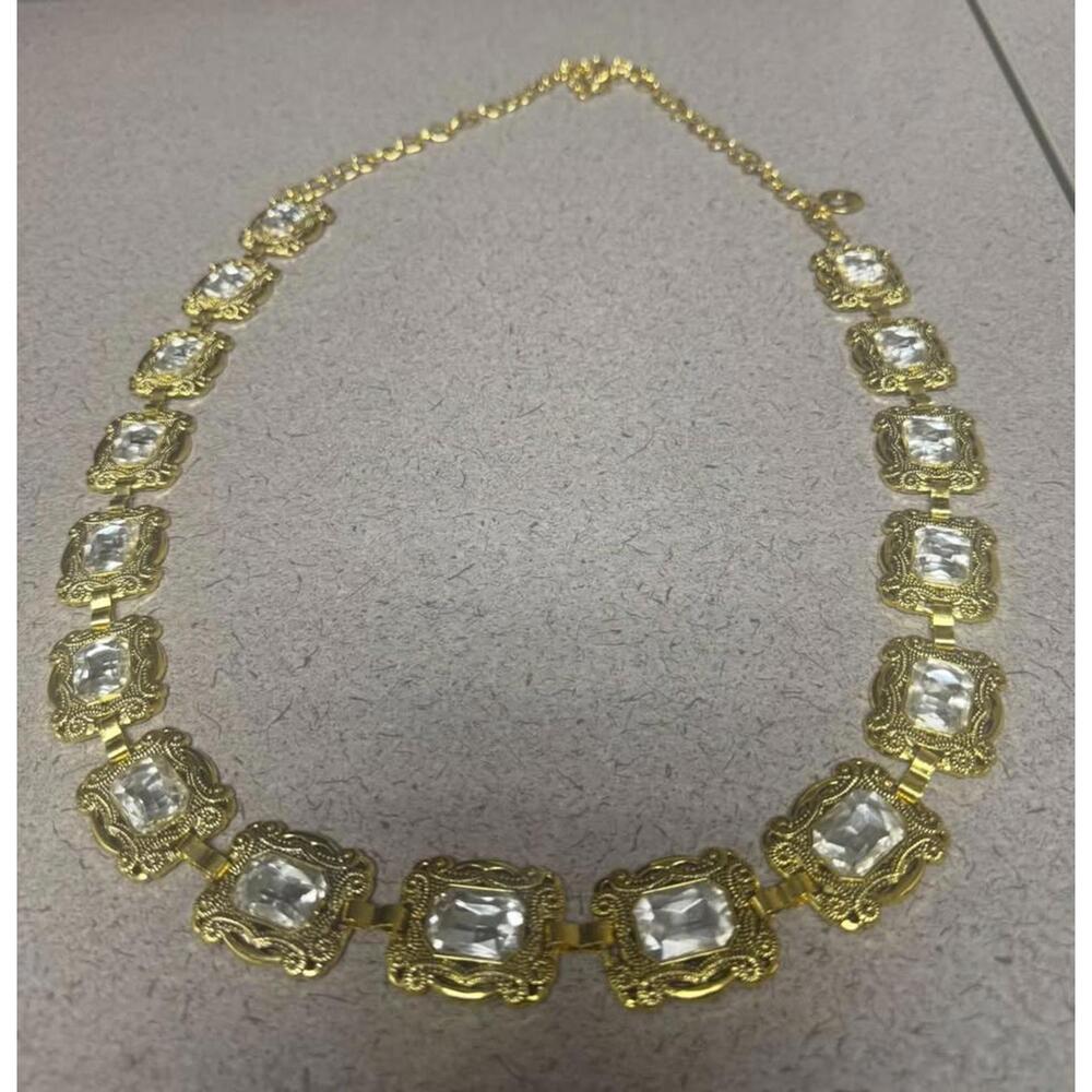 Women’s necklace